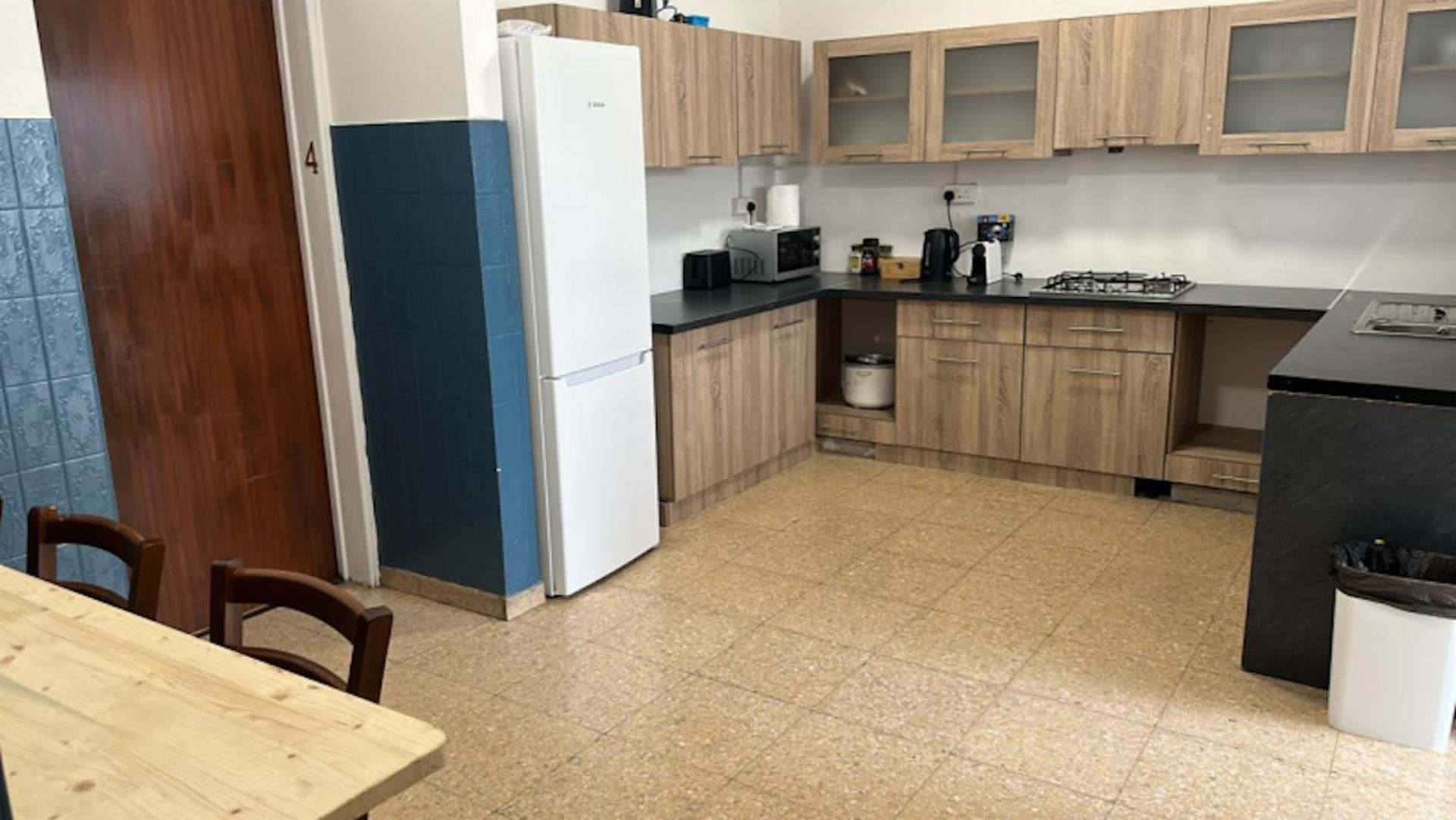 Unique City Hostel 100 Meters From Beach Larnaca Exterior foto